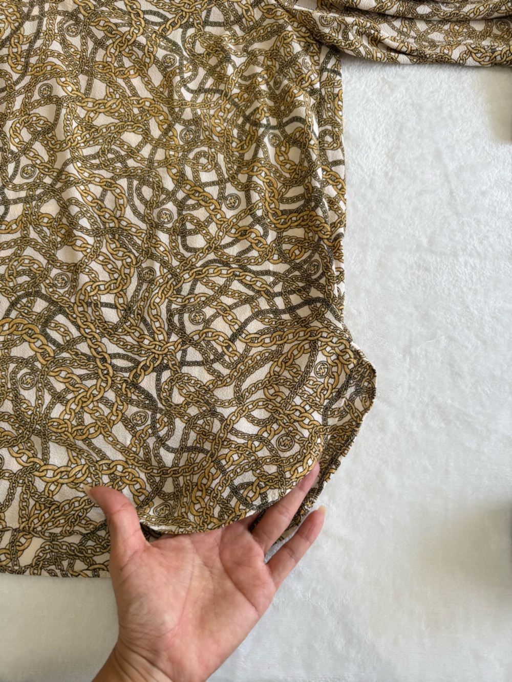 Michael Kors Chain Print Blouse Gold Cream V-Neck Tie Sleeve Top Size M - Picture 6 of 9